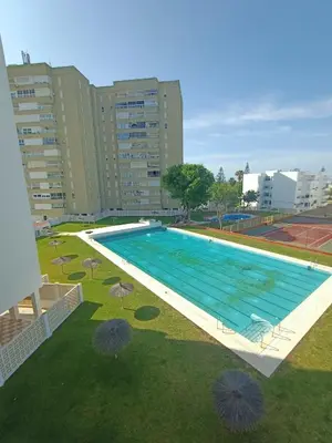 an overhead view of a large swimming pool at Azvalia - Valdelagrana Puerto Príncipe, Playa, piscina, parking in El Puerto de Santa María