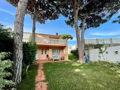 a view of the house from the yard at Chalet Er SentI in Novo Sancti Petri