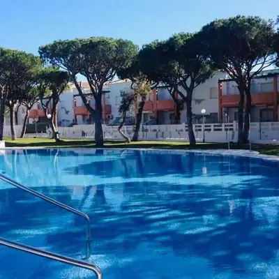 Apartamento con porche y piscina
