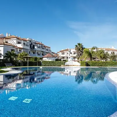 Apartamento familiar muy soleado cerca de la playa y parking incluido