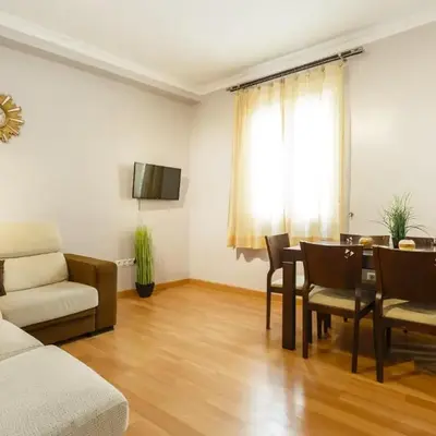 Apartamento con patio en Cádiz centro