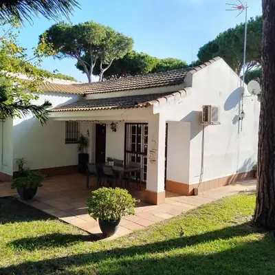 Villa Verde con Piscina a 800m de la Playa by Chiclana Dreams