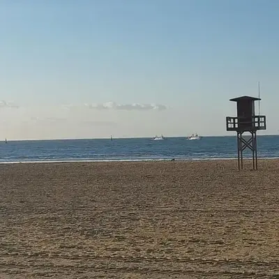 PLAYA LAS PILETAS-CALZADA