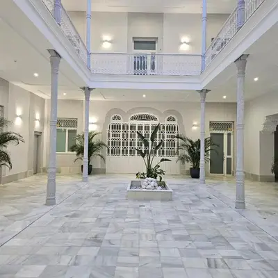 El Anfitrión - Palacio Argüeso