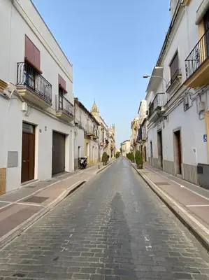 an empty street in a city with buildings at Preciosa Casa Centro Histórico Jerez, Parking privado+ WI-FI in Jerez de la Frontera