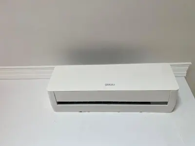 a white printer sitting on top of a wall at La Marchena in Jerez de la Frontera