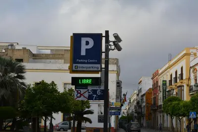a street sign on a pole in a city at Apartamento Casa Pili in El Puerto de Santa María
