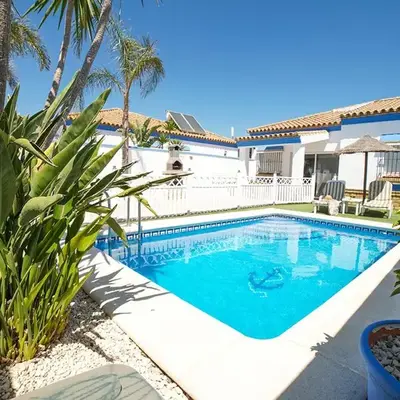 VILLA YUCA CON PISCINA PRIVADA en CONIL DE LA FRONTERA