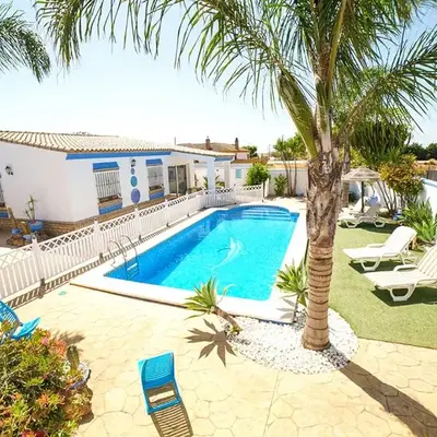 VILLA BANANERA CON PISCINA PRIVADA en CONIL DE LA FRONTERA
