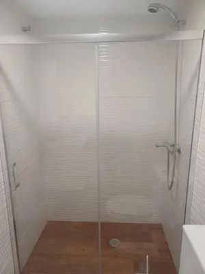 a shower with a glass door in a bathroom at Loft Ribera Centro Izquierdo in El Puerto de Santa María