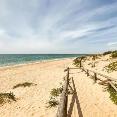 2 Bedroom Stunning Apartment In Rota