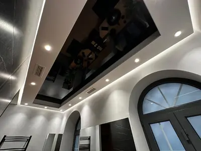 a ceiling with a window in a building at BASTINAZO ALOHADREAM - EXCLUSIVO - Design Suite Luxury Love and Spa - Jacuzzi y Sauna Privados in El Puerto de Santa María