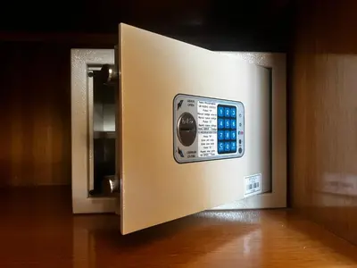 a microwave oven with a control panel on it at Casa Familiar- Residencial Solmar in Sanlúcar de Barrameda