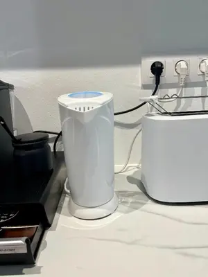 a white blender sitting on a counter next to a toaster at Lindo Pisito Sanlucar Calle Ancha in Sanlúcar de Barrameda