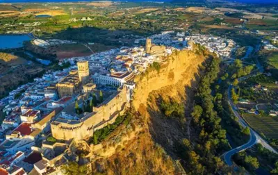 an aerial view of a city on top of a mountain at Casa Encarnita in Arcos de la Frontera