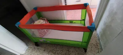 a toy cart sitting in the corner of a room at Vivir es Increíble in San Fernando
