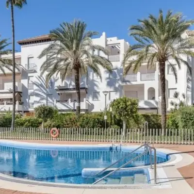 Paraíso del golf free parking by Staycare