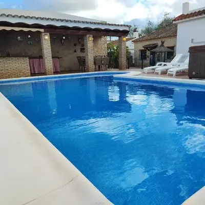 Encantador chalet con piscina