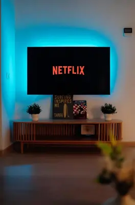 a flat screen tv on top of a table at Acogedor apartamento céntrico in El Puerto de Santa María