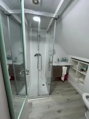 a bathroom with a shower and a sink at Apto Nº1 LAVANDA y Apto Nº 3 JAZMIN in Chipiona