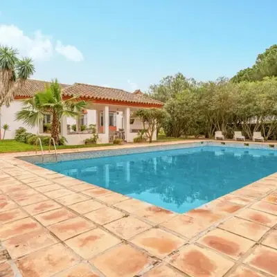 Family country house with pool in Conil