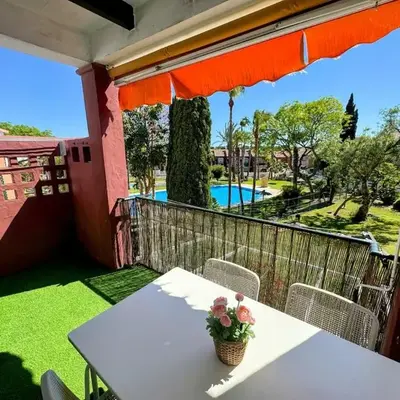 Apartmento en La Barrosa con piscina
