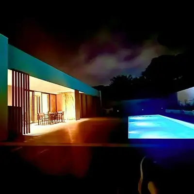 Villa moderna piscina balinesa cerca de la Playa