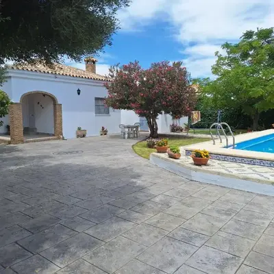 Chalet casa la adelfa