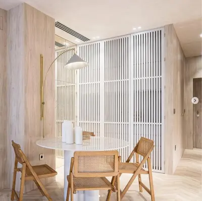 a dining room with a table and chairs at Bombonera in Jerez de la Frontera