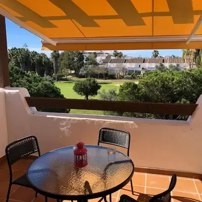 Sonnige und ruhige Ferienwohnung am Golfplatz von Costa Ballena