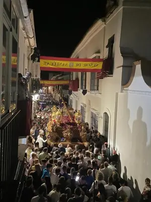 a large crowd of people sitting in a building at Large historic house in the center of Barrio Alto in Sanlúcar de Barrameda