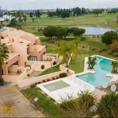 New Golf Villa and Pool - Families Only