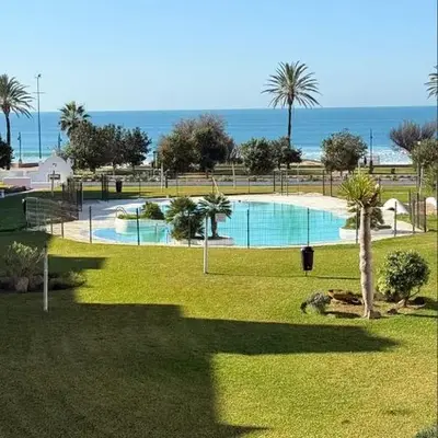 Apartamento Marea en primera línea de playa en La Barrosa con vistas al mar