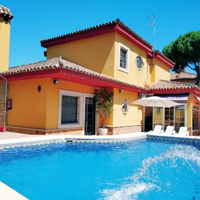VillaLaJaraCom CHALET CON PISCINA