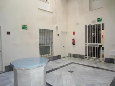 a room with two gates in a building at Botic4 in Cádiz