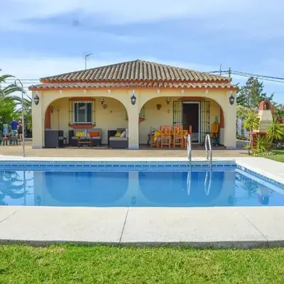 Traumhaus für 6 Personen mit spektakulärem privaten Pool und schönem Ausblick in die Natur