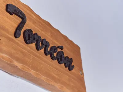 a wooden sign with the word turn on it at Apartamentos Jerez in Jerez de la Frontera