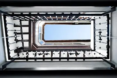 a metal frame with swords on a shelf at Encantador loft Teatro Falla in Cádiz