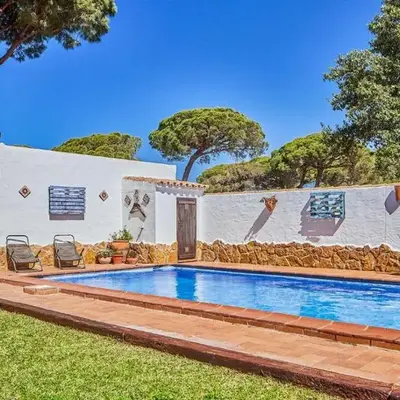 Villa Maymonis Chiclana de la Frontera by Ruralidays