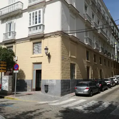 Centro Histórico con parking Cádiz