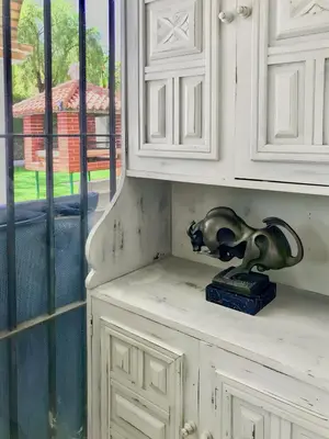 a telephone sitting on top of a counter in a kitchen at Villa Alamos Jerez I Piscina Salada Climatizada I BBQ I Jardines I 850m2 in Jerez de la Frontera