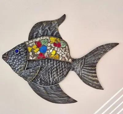 a drawing of a fish wearing a collar at Casa con encanto junto a la playa de La Puntilla in El Puerto de Santa María