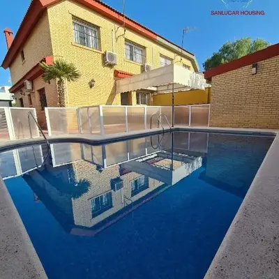 Casa Hermosilla con piscina by Sanlúcar Housing