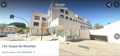 a screenshot of a building with a traffic light at Sherryflat Abrantes - Parking in Jerez de la Frontera