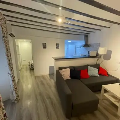 Estudio Las Flores by Cadiz Time