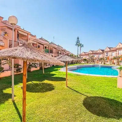 APARTAMENTO EN URBANIZACIÓN AL-ÁNDALUs CERCA DE LA PLAYA DE LA BARROSA
