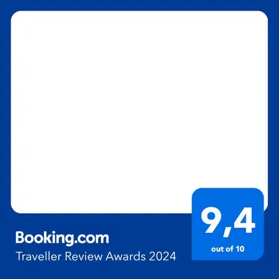 a screenshot of the travel review awards screen at La Estrella - piscina privada in Chiclana de la Frontera