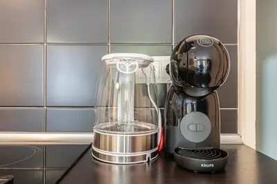 a blender sitting on top of a counter at Allo Apartments Plateros II Centro 2 Habitaciones in Jerez de la Frontera
