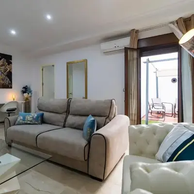 SH Piluca's Home. Moderno apartamento con patio