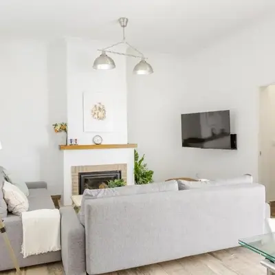 Precioso apartamento con Chimenea patio solarium.